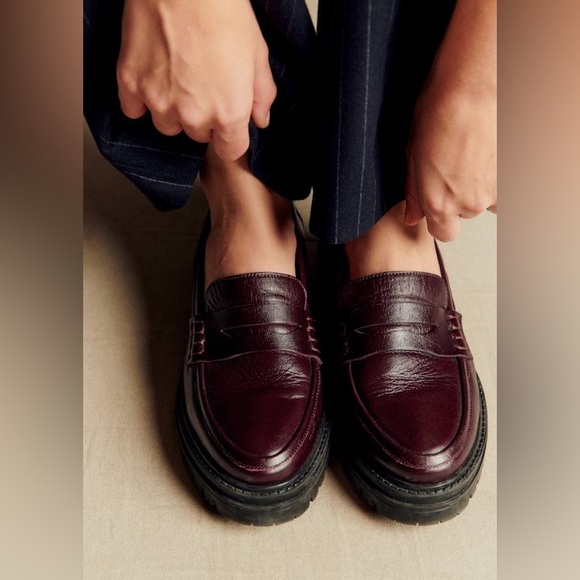 Sézane Albane Loafers in Glossy Burgundy FR 38 / US 7 - Picture 9 of 14